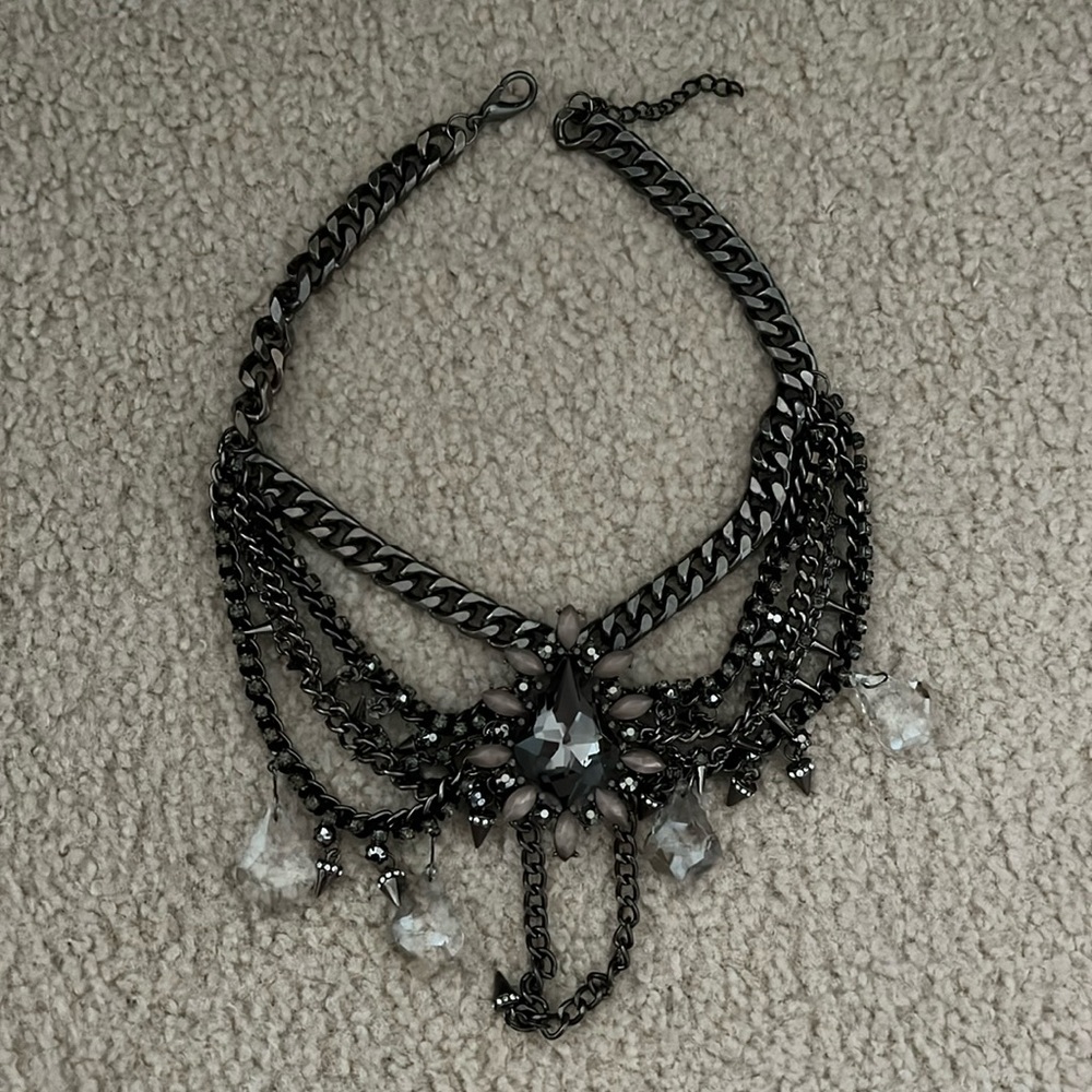 Metal necklace